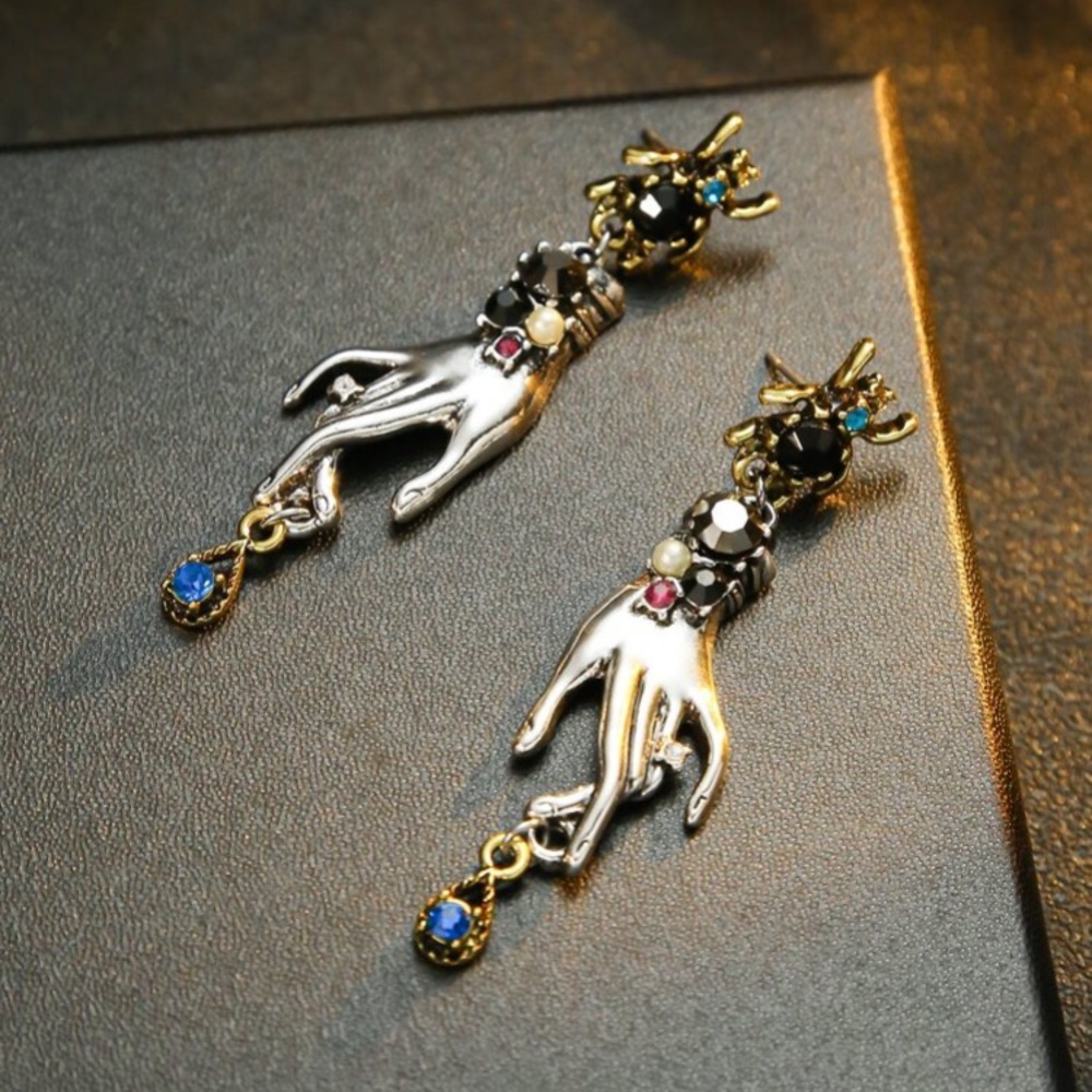 Beautiful 1pair Vintage Style Gemstone Inlaid Hand Ear Cuff